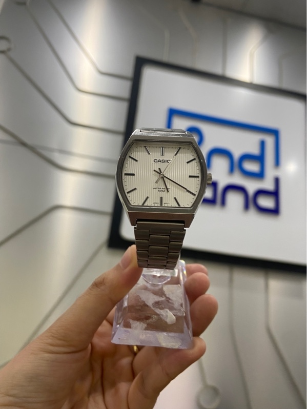 Đồng Hồ Casio MTP-B140D-7AVDF - 35,5mm - Màu bạc - Ngoại hình: 97% - Mặt xước dăm nhẹ, viền thân lưng xước nhiều - Body