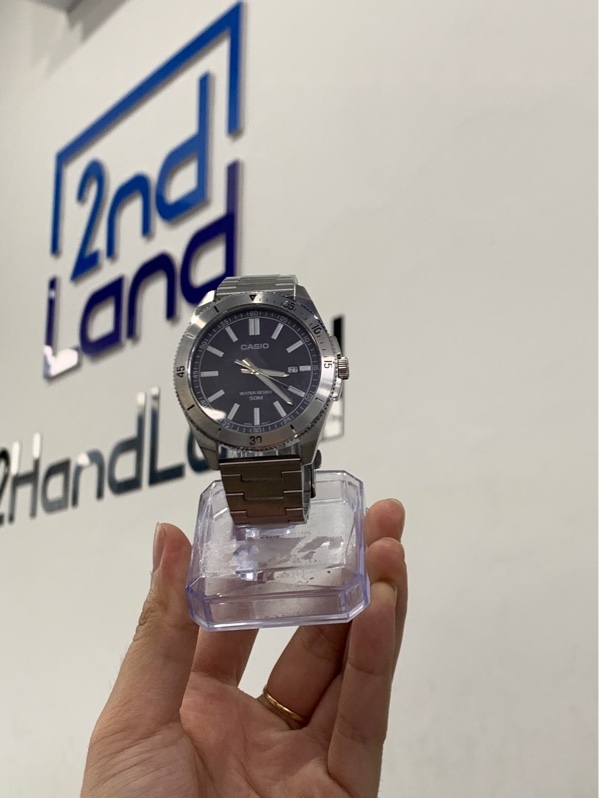 Đồng hồ Casio mtp b155 - Màu bạc - Ngoại hình: 97% - Trầy kính, trầy body - Body