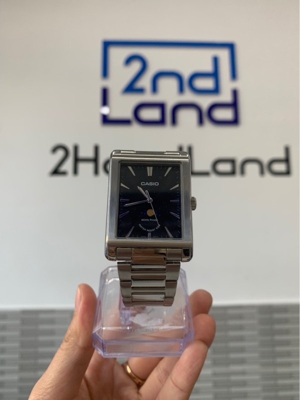 Đồng hồ CASIO MTP-M105D - Khung bạc mặt đen - Ngoại hình: 98% - Mặt xước mèo nhẹ - Box