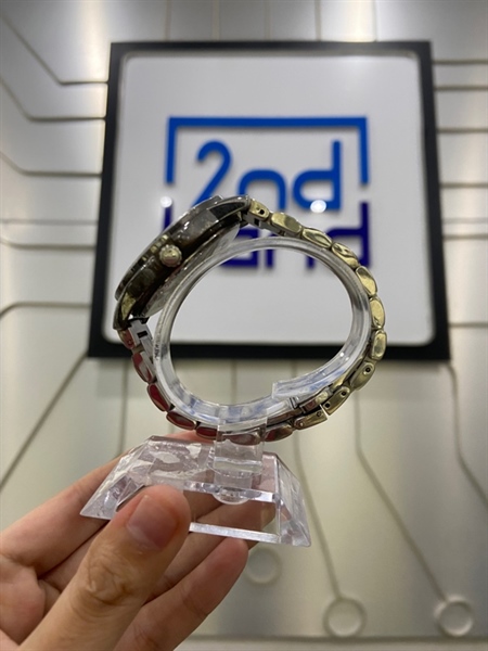 Đồng hồ Casio MTP-V004L-1AUDF - Size 41mm - Màu đen - Ngoại hình: 96% - Thay dây kim loại, rỉ sét nặng, kính trầy - Body 2