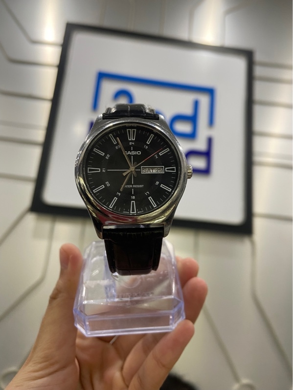 Đồng hồ Casio MTP-V006L-1CUDF - Màu bạc - Ngoại hình: 97% - kính xước, dây đeo cũ - Kèm Box