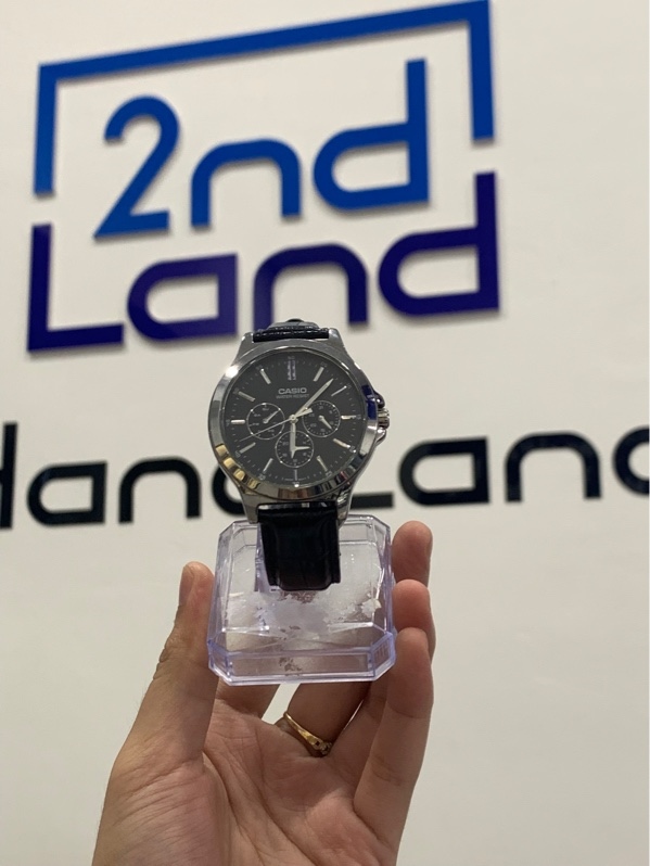 Đồng hồ Casio MTP-V300 - 42mm - Màu đen - Ngoại hình: 96% - Body + mặt trầy xước - Box
