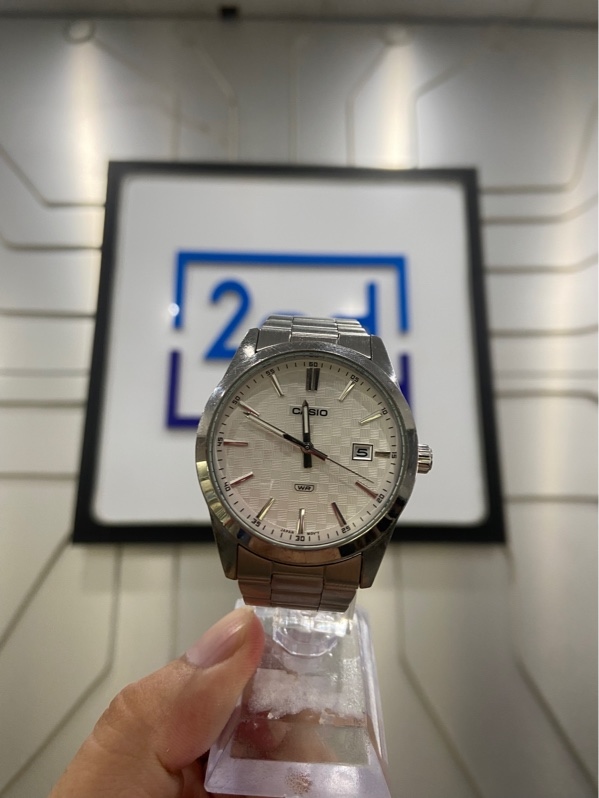 Đồng hồ Casio MTP-VD03D-7AUDF - Màu bạc - Ngoại hình; 97% - Xước kính, xước viền nhiều - Body