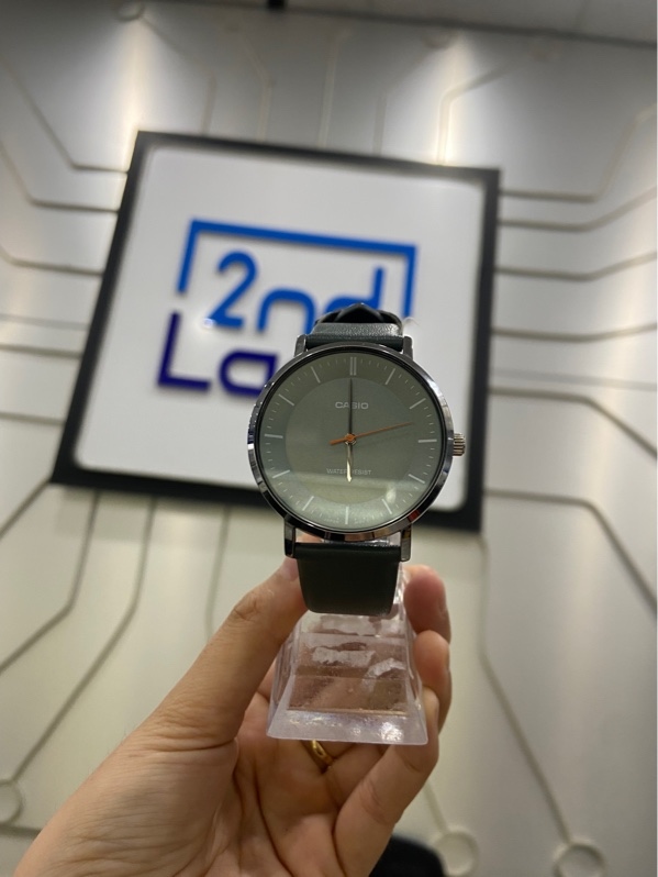Đồng hồ Casio MTP-VT04L-8E - Màu bạc - Ngoại hình: 97.5% - Body