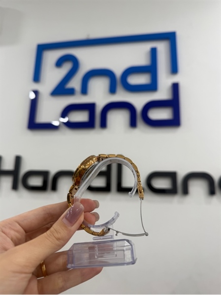 Đồng hồ Casio Sheen SHE-3043PG-7AUDR - Màu vàng đồng - Ngoại hình 97% - Kính xước nhẹ , mặt dưới trầy - Body 2