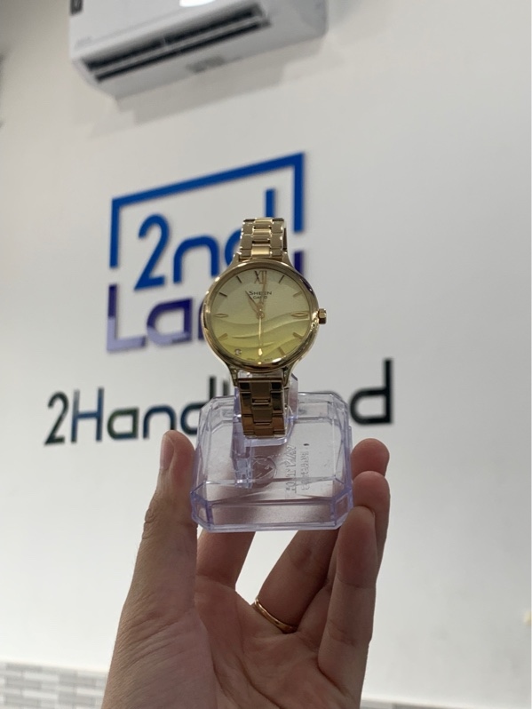 Đồng hồ Casio sheen she-4550 - Màu vàng - Ngoại hình: 98% - Trầy body nhẹ - Body