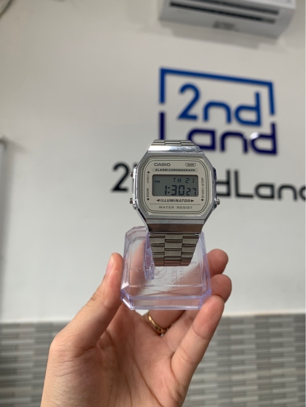 Đồng hồ Casio Vintage A168WA-8AYDF - 38mm - Màu bạc - Ngoại hình: 97% - Kính xước - Body