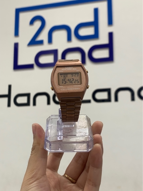 Đồng hồ Casio Vintage B640W - Màu đồng - Ngoại hình: 97% - Trầy kính, trầy body - Body