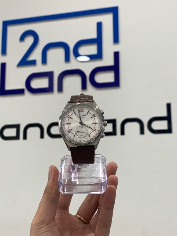 Đồng hồ Citizen conected cx0000-71a - Màu bạc - Ngoại hình: 97% - Trầy kính nhẹ, sờn dây da - Kèm dây sắt thay thế