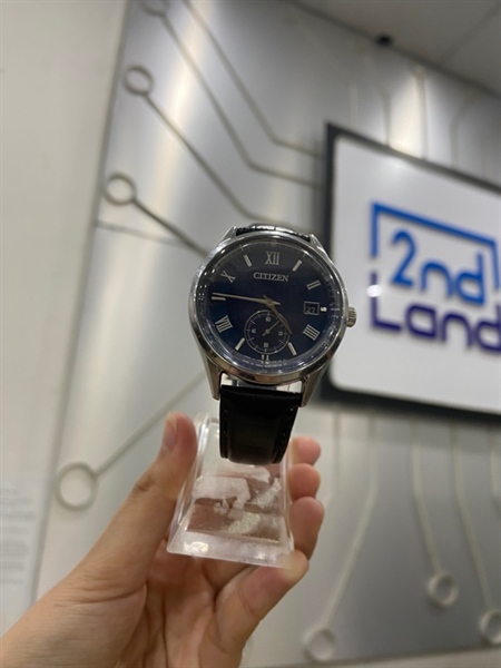 Đồng hồ Citizen Eco-Drive BV1120-15L B690-S117518 - 38mm - Mặt xanh dương - Ngoại hình: 98% - Xước khung viền nhẹ - Body