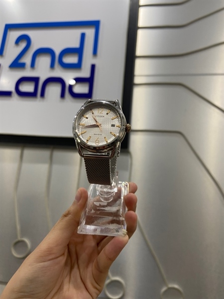 Đồng hồ Citizen Eco Drive FE 6081 51A/34mm - Màu xám - Ngoại hình: 98% - Mặt kính xước nhẹ - Body