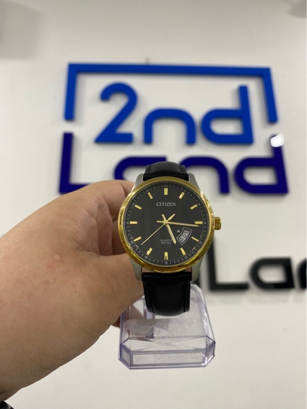 Đồng hồ Citizen Quartz BI1054-12E - Màu đen vàng - Ngoại hình 97% - Kính trầy , viền trầy xước , đã thay dây - Body