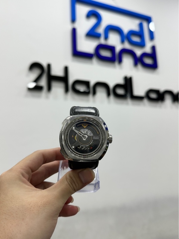 Đồng hồ cơ Seven Friday SF-W1/01-B506 - 44.3 mm - Màu bạc - Ngoại hình 98% - Dây cao su nứt - Không phụ kiện