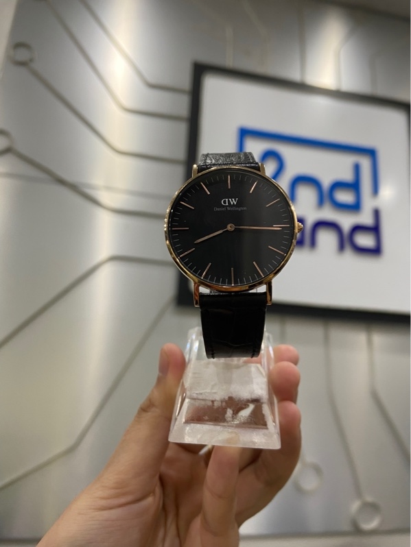 Đồng hồ Daniel Wellington 01090466321 Classic B36R9 - 36mm - Màu đen - Ngoại hình: 97% - Body