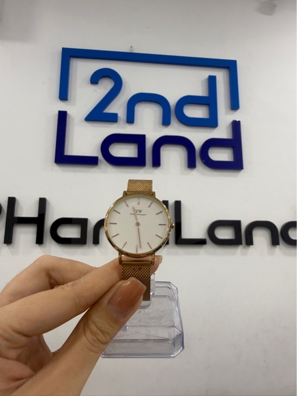 Đồng hồ Daniel Wellington B32R05 - Màu vàng - Ngoại hình 97% - kính trầy ,dây phai màu - Box