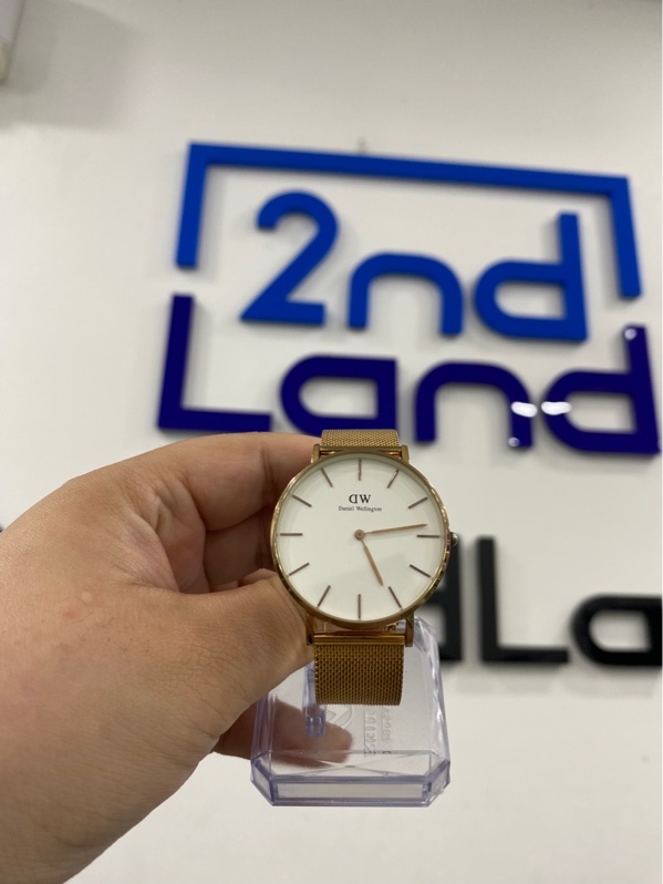 Đồng hồ Daniel Wellington Classic B35R47 - Màu vàng - Ngoại hình 98% - Kính xước nhẹ - Body