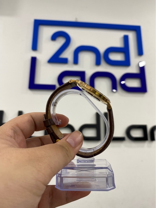 Đồng hồ Daniel Wellington classic B40R9 - Màu vàng đồng - Ngoại hình 96% - Kính trầy nặng , lưng trầy , đã thay dây - Body