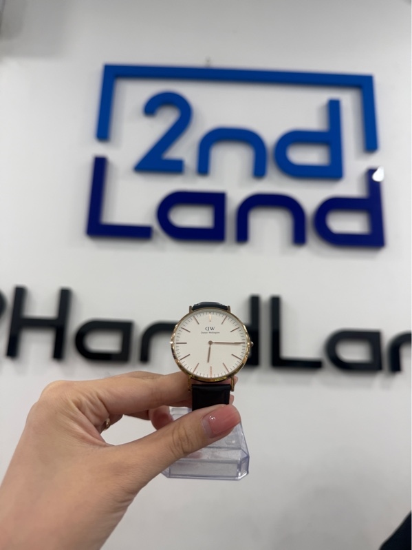 Đồng hồ Daniel Wellington Classic DW00100007 - Màu vàng - Ngoại hình 96% - Dây cũ, trầy xước - Không phụ kiện