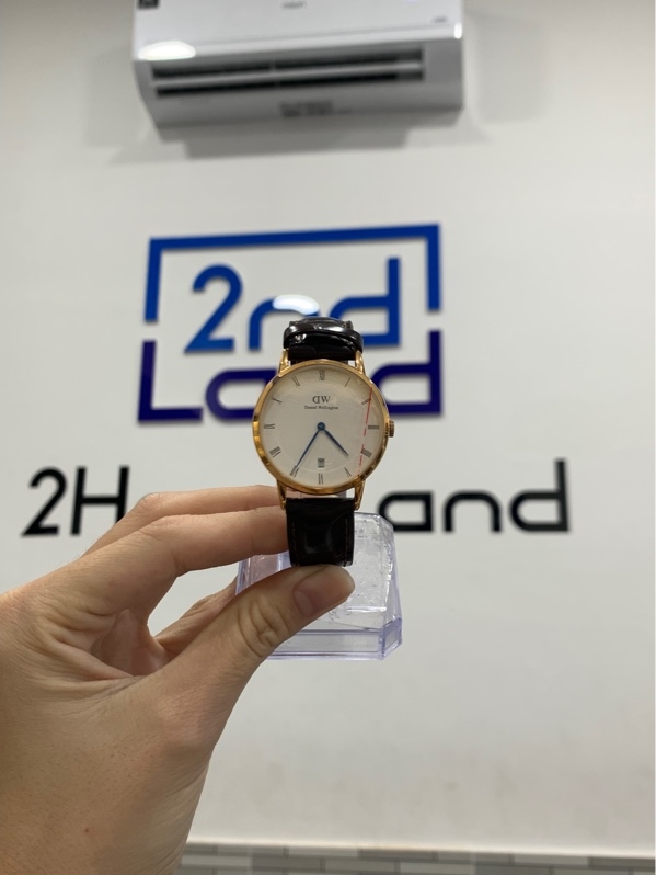Đồng hồ Daniel wellington dapper B34R8 - 34mm - Màu vàng - Ngoại hình: 98% - Body