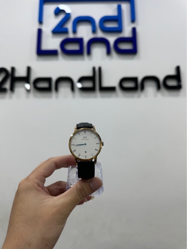 Đồng hồ Daniel Wellington Dapper Men Watch B38R1 - 38mm - Màu vàng - Ngoại hình 97% - đã thay dây - Body