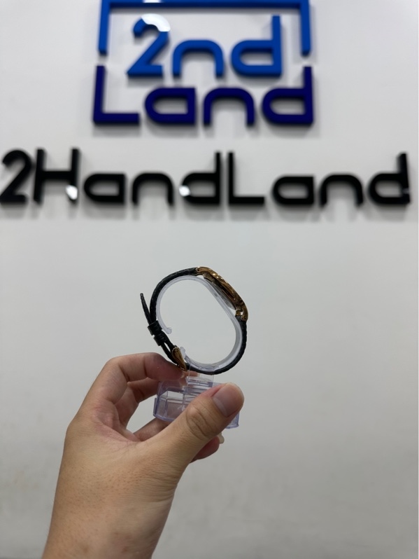 Đồng hồ Daniel Wellington Dapper Men Watch B38R1 - 38mm - Màu vàng - Ngoại hình 97% - đã thay dây - Body