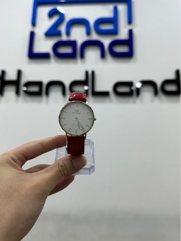 Đồng hồ Daniel Wellington DW00100122 - 36mm - Màu bạc dây đỏ - Ngoại hình 97% - Body