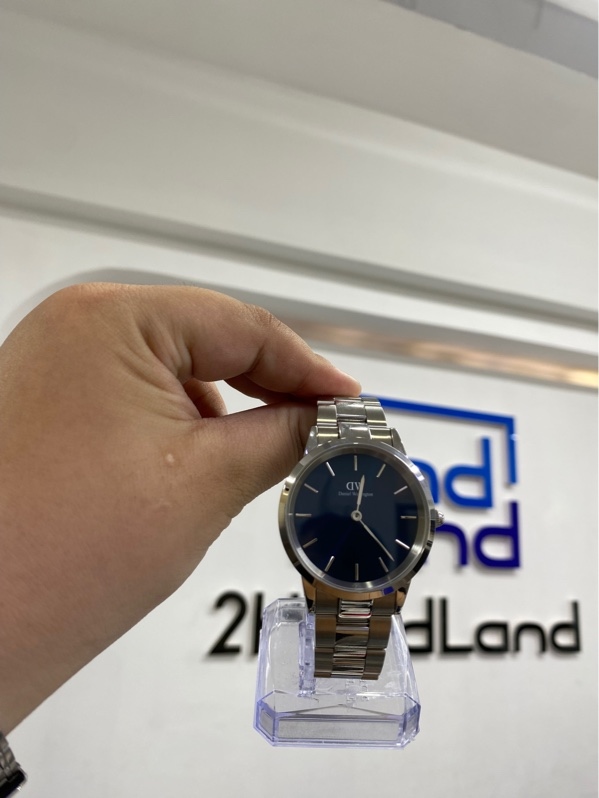 Đồng hồ Daniel Wellington Iconic Link Arctic Silver - 40mm - Mặt xanh vỏ bạc - Ngoại hình 98.55 - Keng còn seal - Kèm Box
