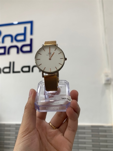 Đồng hồ DW Classic B36R8 - Màu vàng - Ngoại hình: 96% - Oxy hóa nhiều - Box