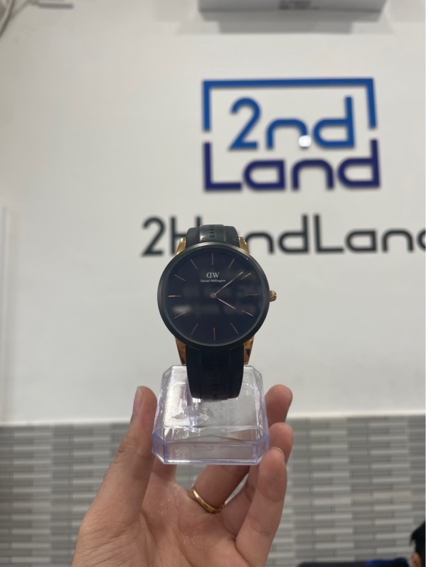 Đồng hồ DW Iconic Motion M40MRB01 - Màu đen - Ngoại hình: 97% - Body + mặt xước mèo - Body