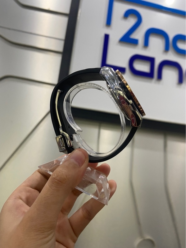 Đồng hồ ETERNO E25-0080 - Mặt đen khung vàng - Ngoại hình: 98% - Body