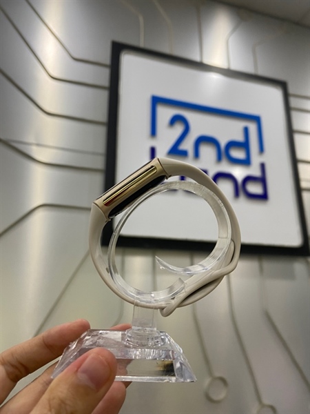 Đồng hồ Fitbit Charge 5 - Màu kem - Ngoại hình: 98% - FullBox 3