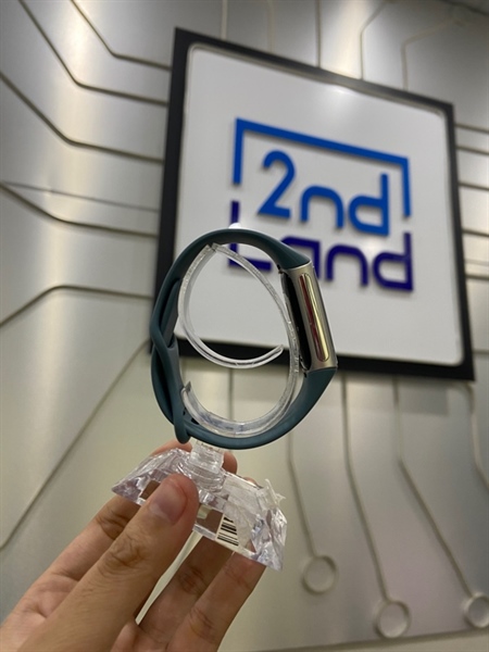 Đồng Hồ Fitbit Charge 5 - Màu xanh - Ngoại hình: 98% - FullBox 2