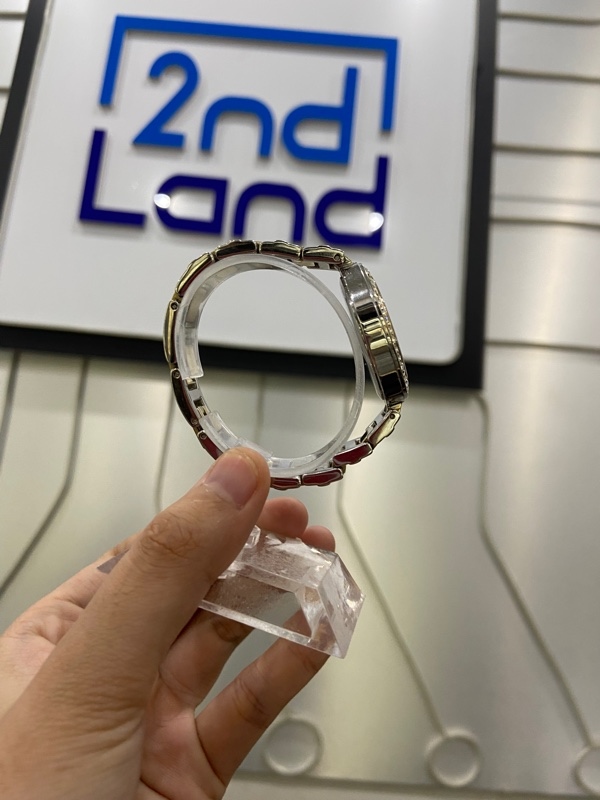 Đồng hồ Fossil - 32mm - Mặt xà cừ màu trắng - Ngoại hình: 98% - Kính xước nhẹ - Body