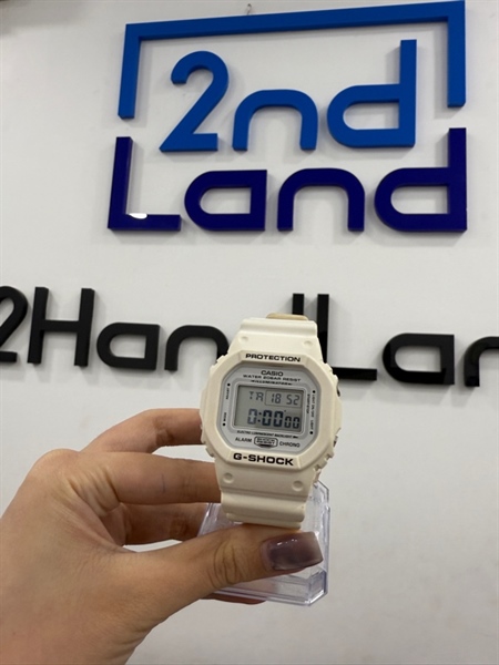Đồng hồ G-Shock DW-5600MW - Màu trắng - Ngoại hình 98% - Dây ố nhẹ - Box 1