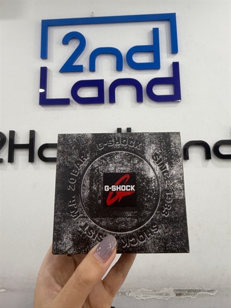 Đồng hồ G-Shock GA-B2100BNR-1A - Màu đen - Ngoại hình 96% - Kính trầy , dây trầy , mòn , kính hở - Kèm Box