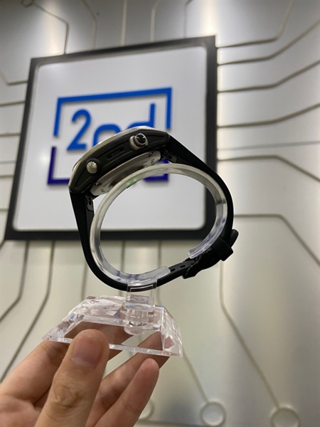 Đồng hồ Garmin Fenix 7S - 42mm - Màu đen - Ngoại hình: 97% - Viền + lưng trầy, màn ám hồng - Kèm sạc 2