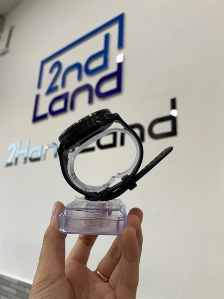 Đồng hồ Garmin Venu 4 - 45mm - Màu đen - Ngoại hình: 97% - Trầy viền - Box+adapter chuyển đổi sạc garmin type c, sạc linh kiện 2