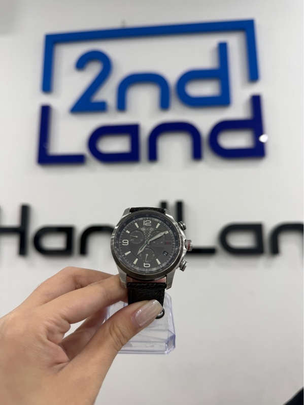 Đồng hồ Gucci G-Timeless Chronograph YA126238 - Màu bạc - Ngoại hình 97% - Body