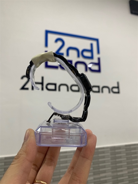 Đồng hồ Gucci YA125403 - Màu đen - Ngoại hình: 98% - Body 1