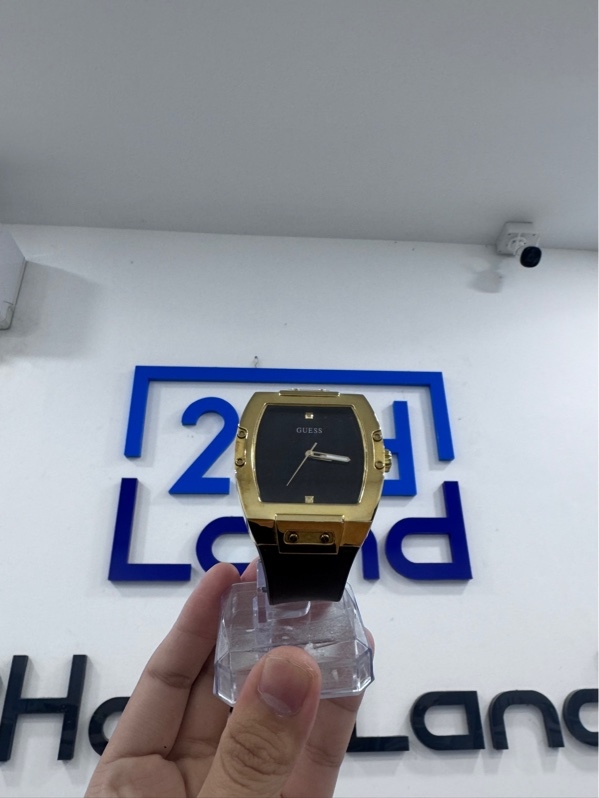 Đồng hồ GUESS GW0386G3 - Màu vàng - Ngoại hình 97% - Body trầy xước, mặt kính xước rõ - Kèm box