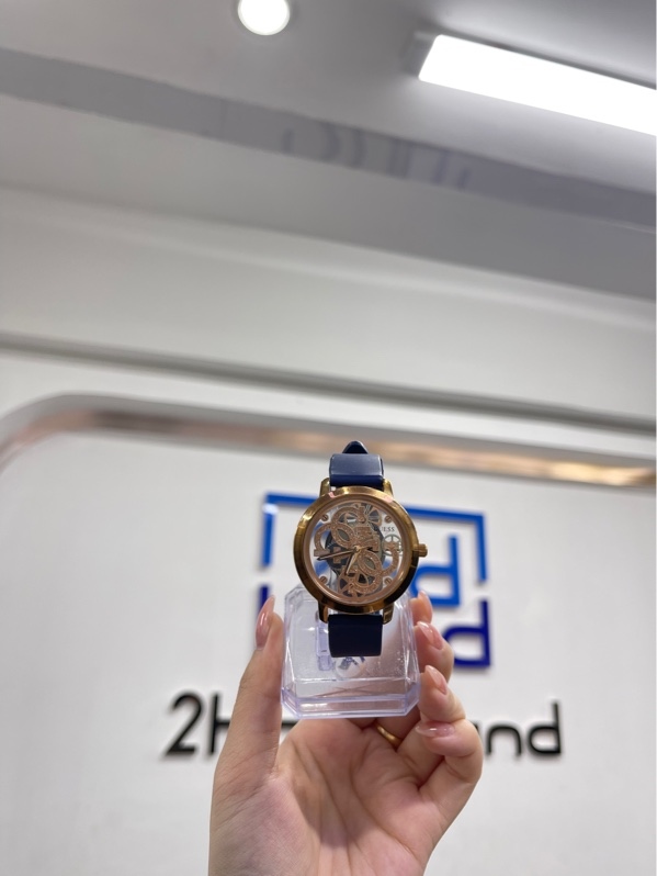 Đồng hồ Guess Quattro Clear Blue (GW0452L1) - 36mm - Màu vàng đồng - Ngoại hình 98% - Body