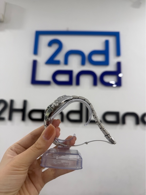 Đồng hồ Guess Queen - model GW0464L1 - Màu bạc - Ngoại hình 97% - Mất 1 đá , dây trầy , mặt lưng trầy - Body