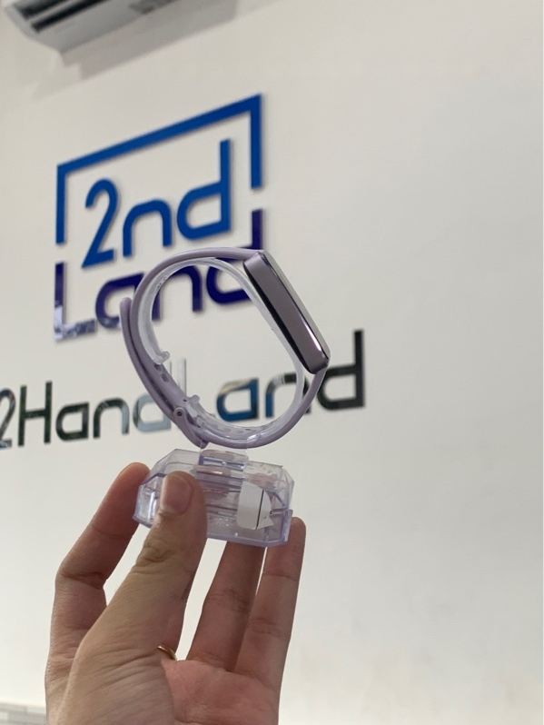 Đồng hồ Huawei band 10 - Màu tím - Ngoại hình: 98% - Màn xước - Kèm sạc