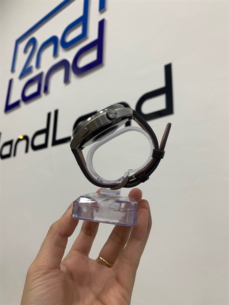 Đồng hồ Huawei Watch 3 Pro-140 - 48mm - Màu bạc - Ngoại hình: 98% - Màn xước mèo - Body 2