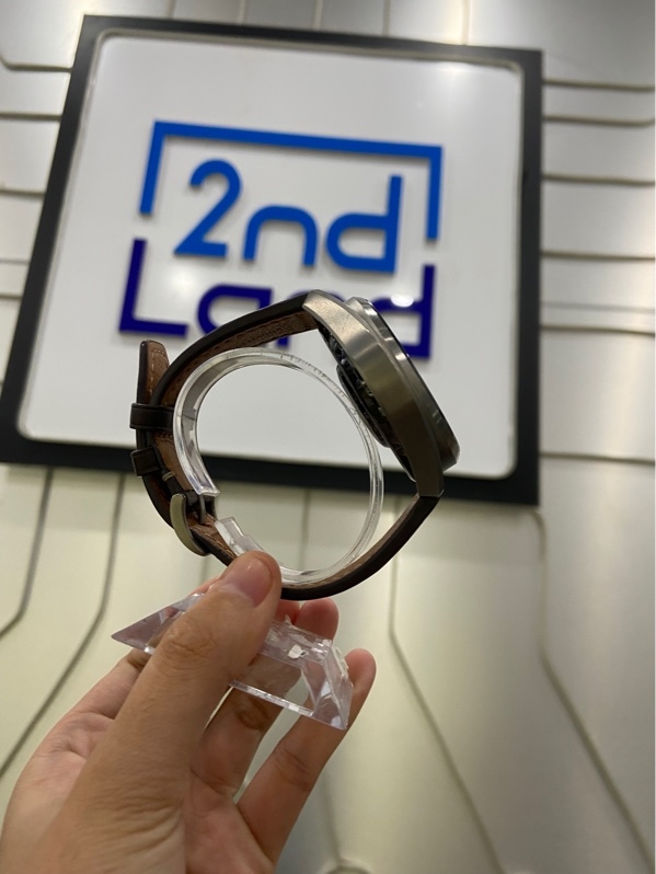 Đồng hồ Huawei Watch 3 Pro - Màu bạc - Ngoại hình: 97% - Màn xước dăm - Kèm sạc