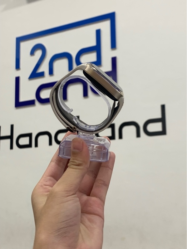 Đồng hồ Huawei Watch D2 - Màu gold - Ngoại hình: 97% - Xước màn hình, ám vàng viền, trầy body - Kèm sạc