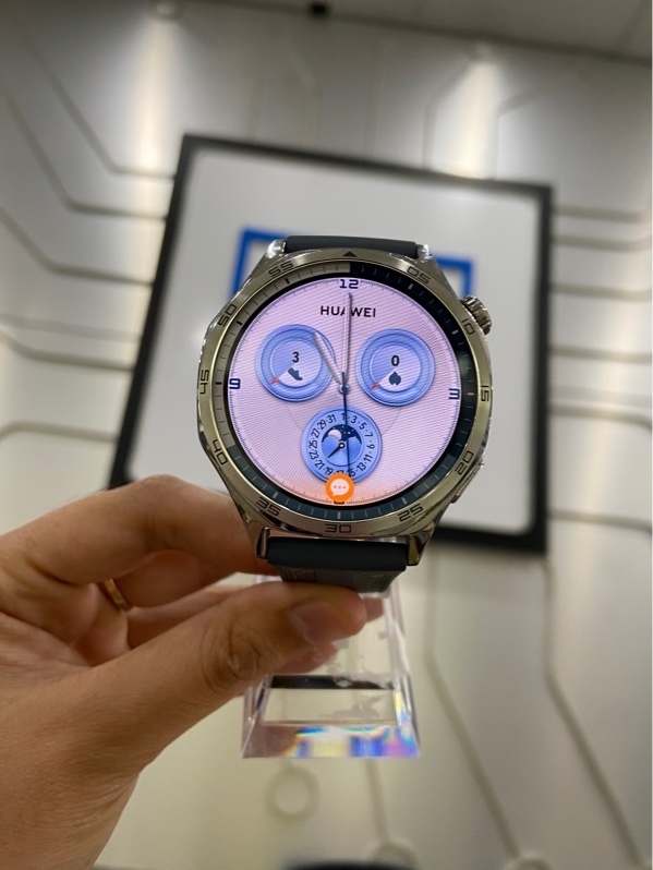 Đồng hồ Huawei watch GT 5 - 46mm - Màu bạc - Ngoại hình: 98% - Kèm sạc