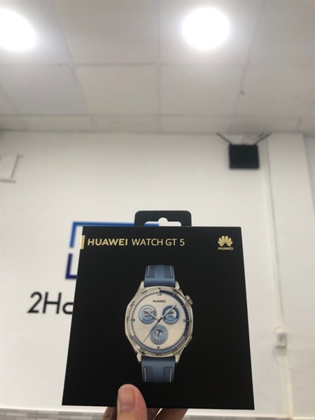 Đồng hồ Huawei watch GT 5 - Màu bạc - Ngoại hình 99% - Còn bảo hành TGDD - Fullbox