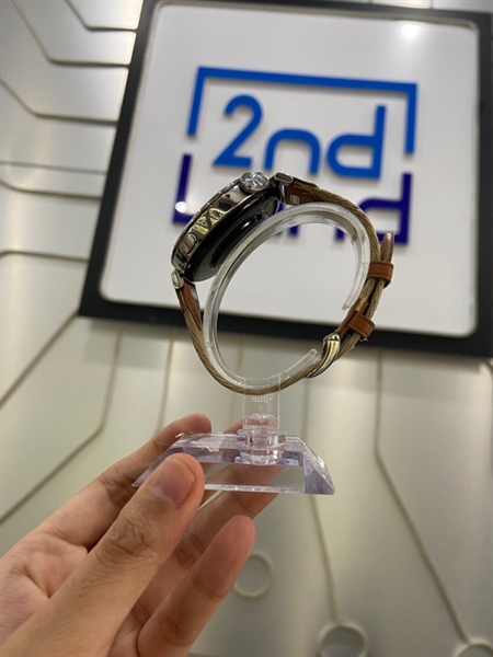 Đồng hồ Huawei Watch GT5/41mm - Màu bạc - Dây vải ố - Ngoại hình: 98% - Body - Kèm sạc 2