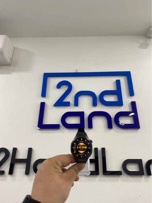 Đồng hồ Huawei watch Gt6 pro - 46mm - Màu đen - Ngoại hình 97% - kính xước , viền trầy nhẹ - Kèm box , sạc - còn BH ĐMX đến T12/2026